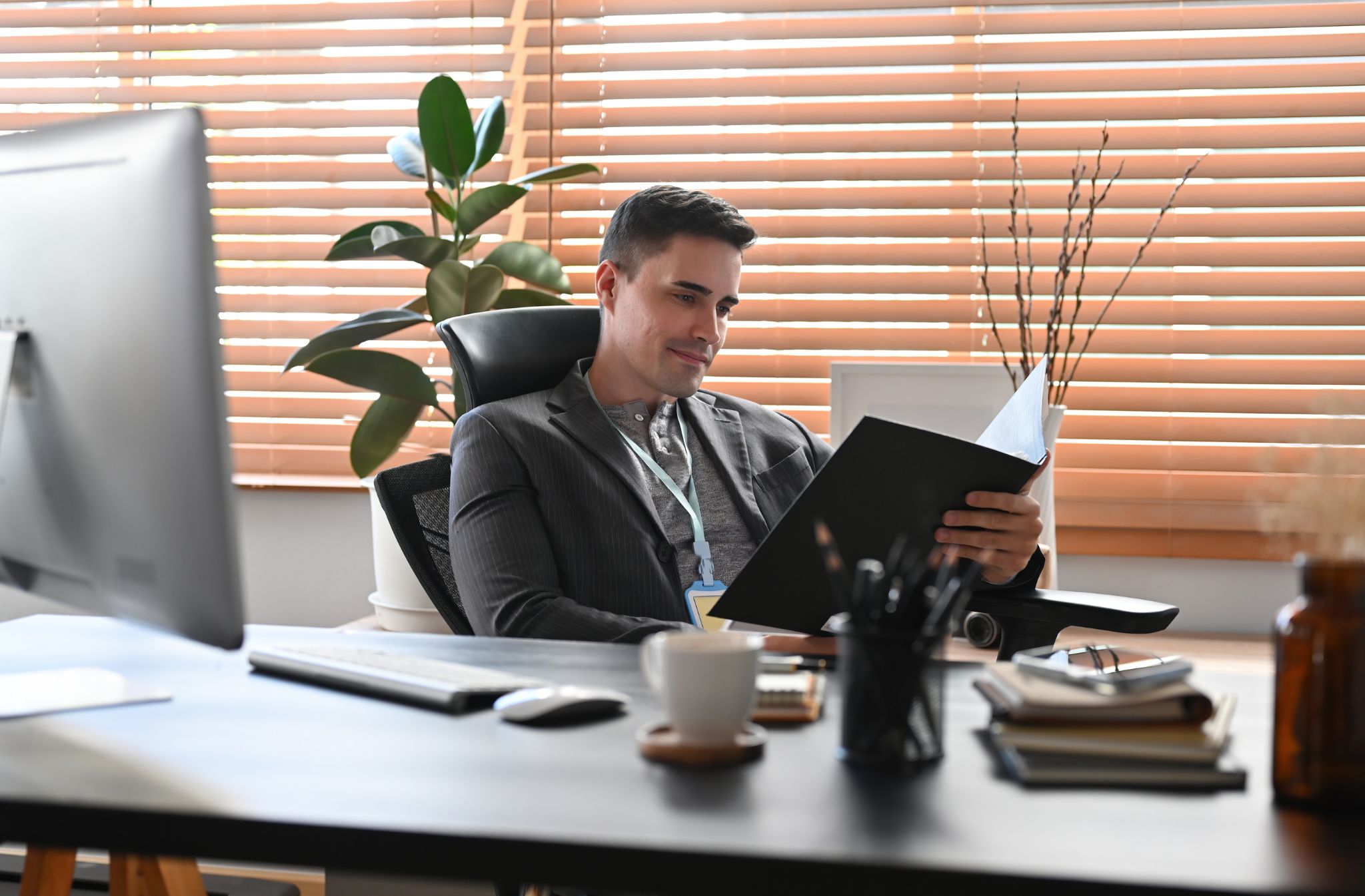 Blindagem Patrimonial Empresarial: Por Que os Ricos Nunca Centralizam Tudo em Uma Única Empresa? Blindagem Patrimonial Empresarial: Por Que os Ricos Nunca Centralizam Tudo em Uma Única Empresa?