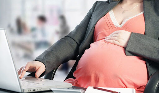 DIREITOS DA GESTANTE no Trabalho: Reintegração, Tabela de Prazos e Períodos