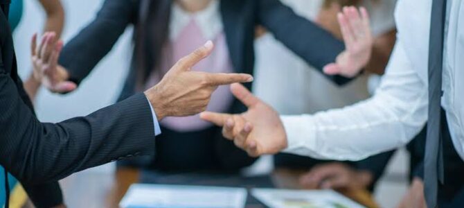 Dissolução de Sociedade Entre Sócios: O que fazer quando há conflito? Dissolução de Sociedade Entre Sócios: O que fazer quando há conflito?